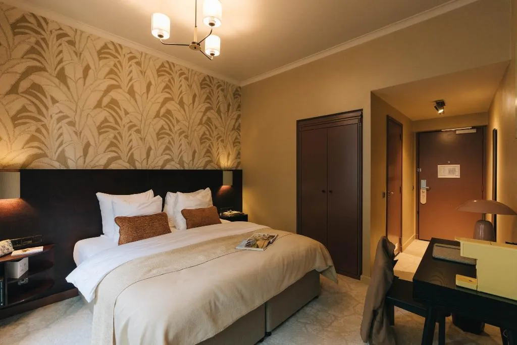DOUBLE SUPERIOR Room, Hotel Omega, Amsterdam