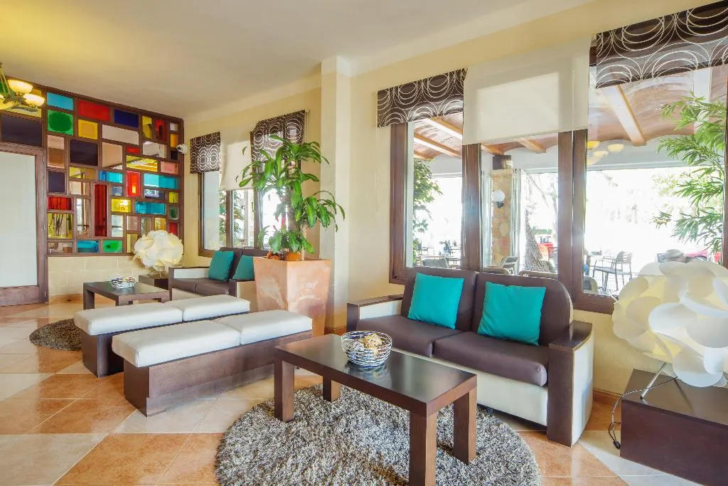 Lobby, Ses Puntetes, Majorca