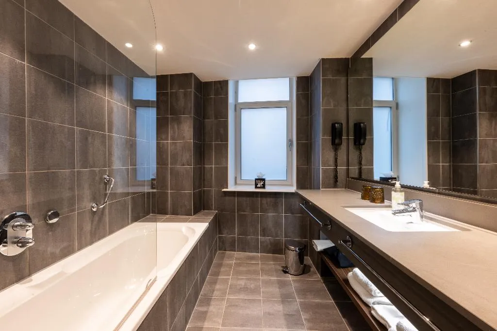 DOUBLE EXECUTIVE Room, NYX Hotel Amsterdam Rembrandt Square, Amsterdam