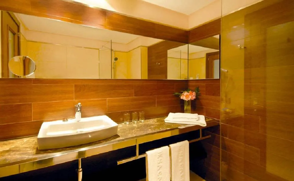 Double or Twin WITH BALCONY Room, Beach Club Font de Sa Cala, Majorca