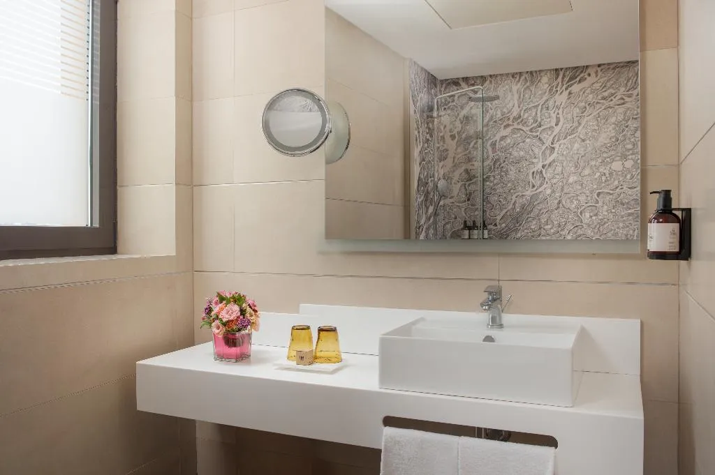 JUNIOR SUITE STANDARD Room, NH Catania Centro, Catania