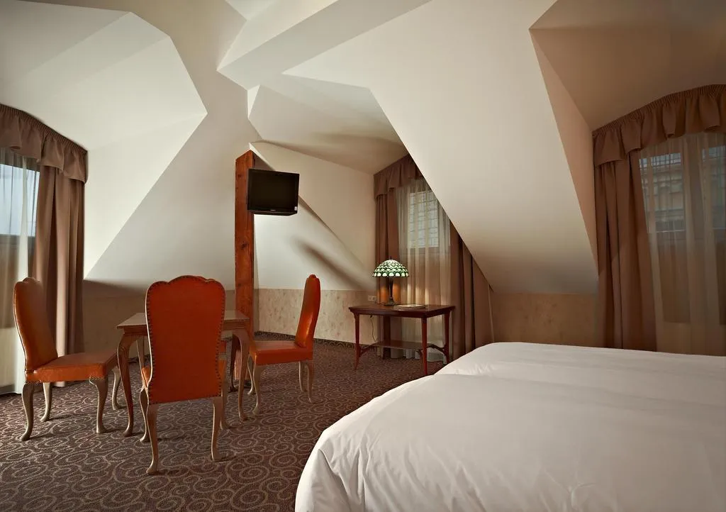 Room, Justus, Riga