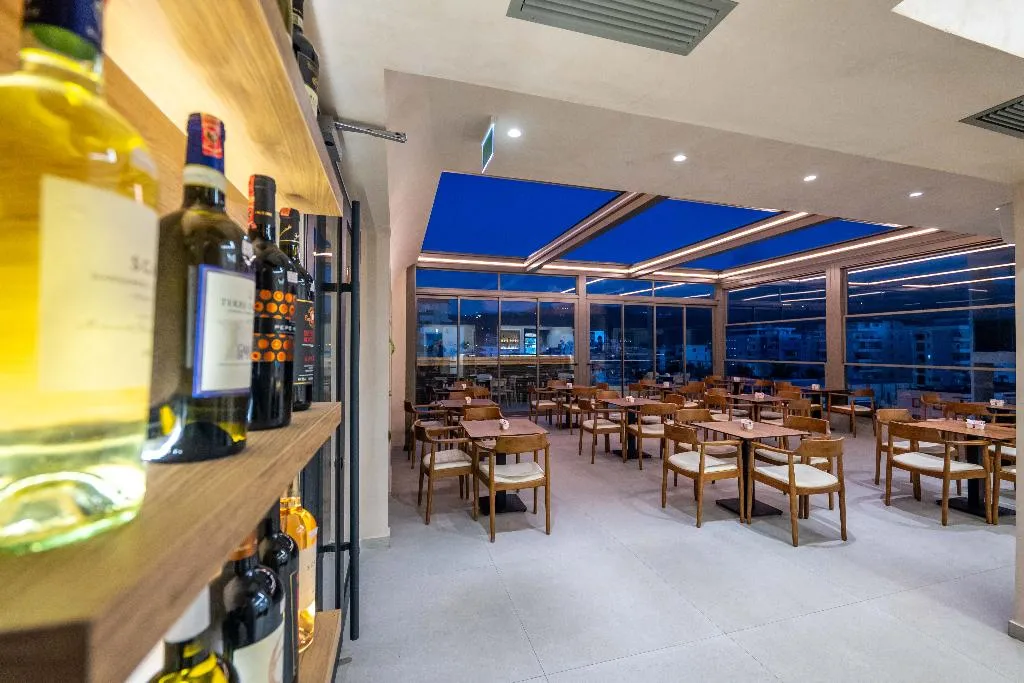Bar, Sasso Hotel, Kavaje
