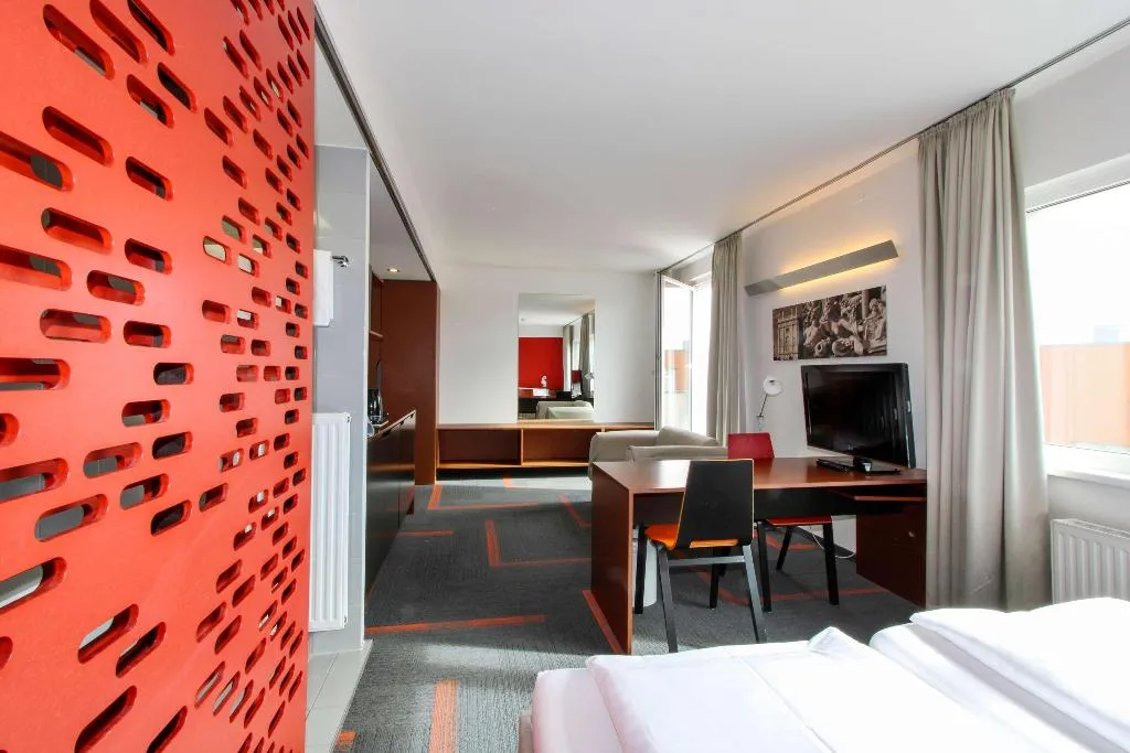 APARTMENT KING BED ONE BEDROOM Room, Kyriad Vienna Altmannsdorf, Vienna