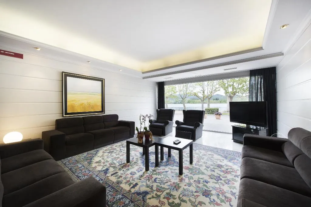 Lobby, Mirallac, Costa Brava