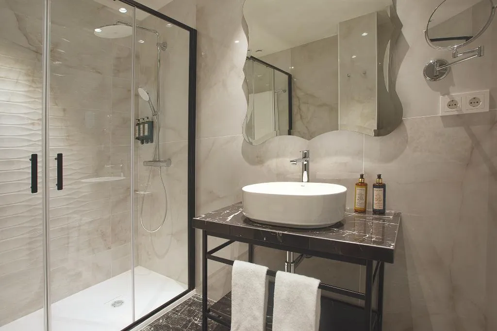 JUNIOR SUITE STANDARD Room, Eurostars Laietana, Barcelona