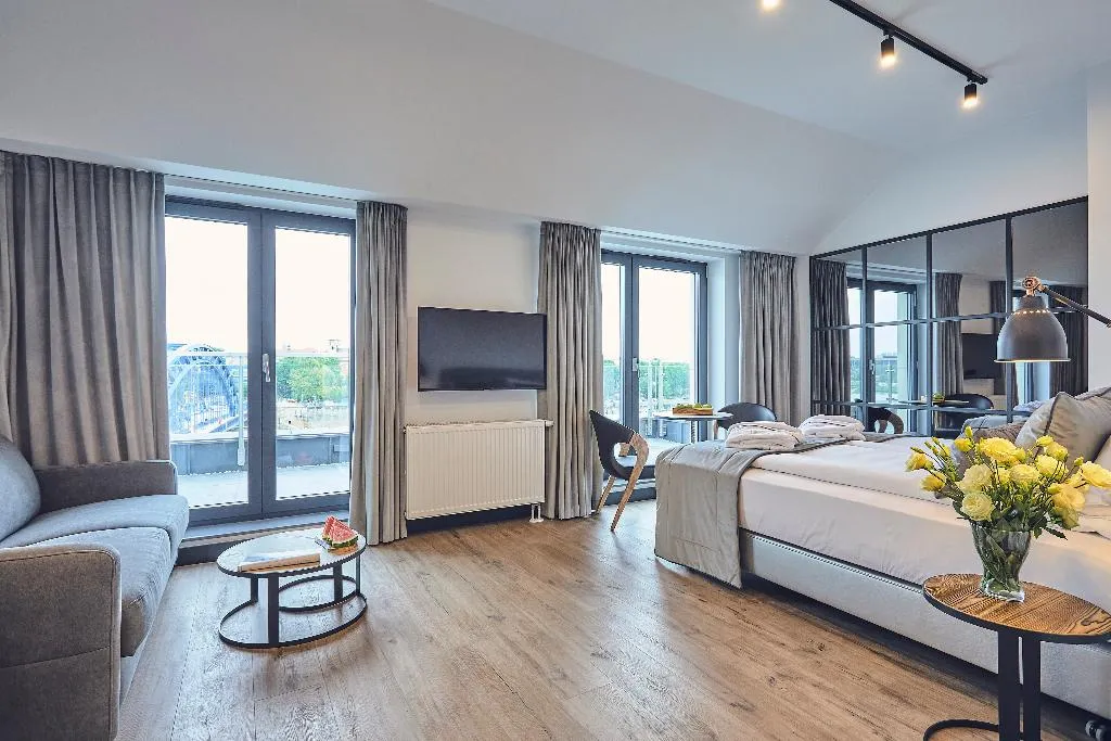SUITE CAPACITY 3 Room, The Bridge Suites, Krakow