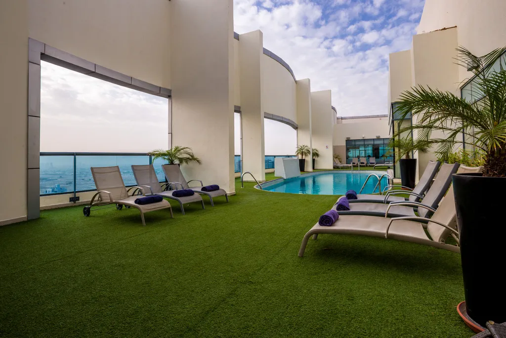 Pool, First Central Hotel Suites, Dubai