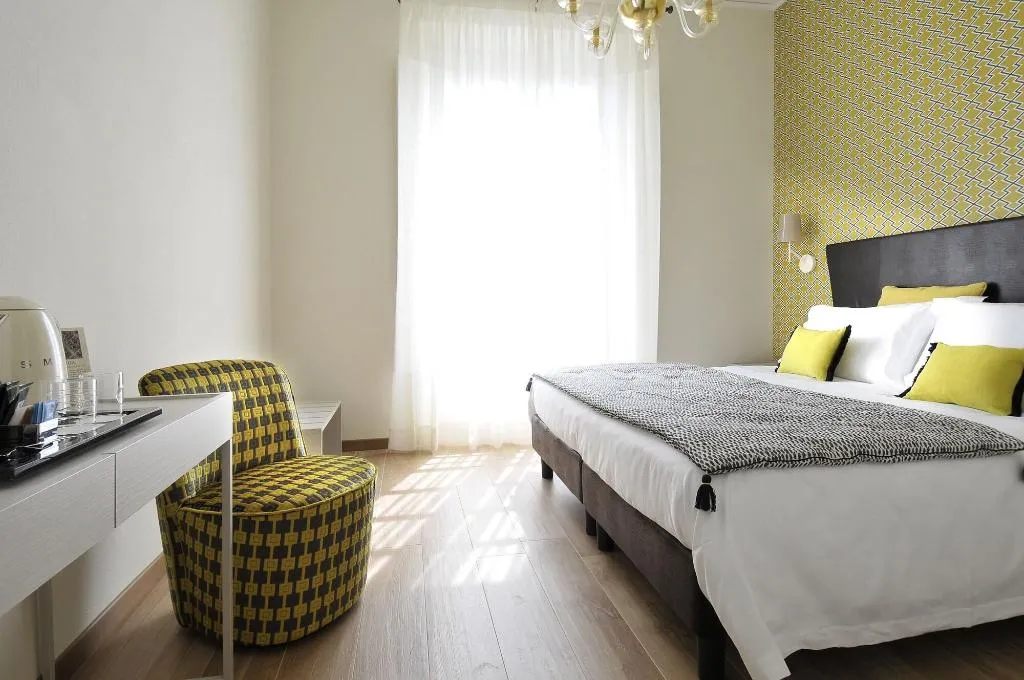 Room, Canto Degli Aranci, Florence
