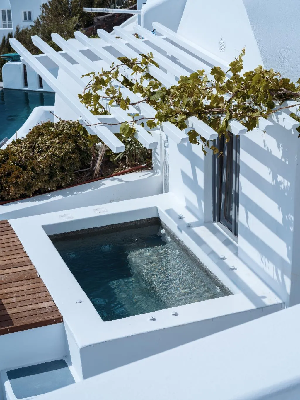 SUITE WITH JACUZZI Room, IKIES Santorini, Santorini