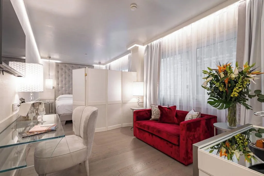 DOUBLE SUPERIOR KING BED Room, Ponte Vecchio Suites & Spa, Florence