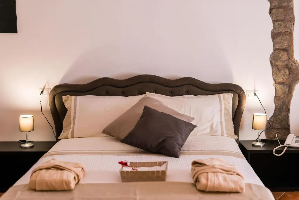 Room, Le Undici Rose, Rome