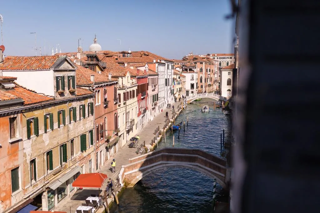 SUITE EXECUTIVE CANAL VIEW Room, Liassidi Palace, Venice