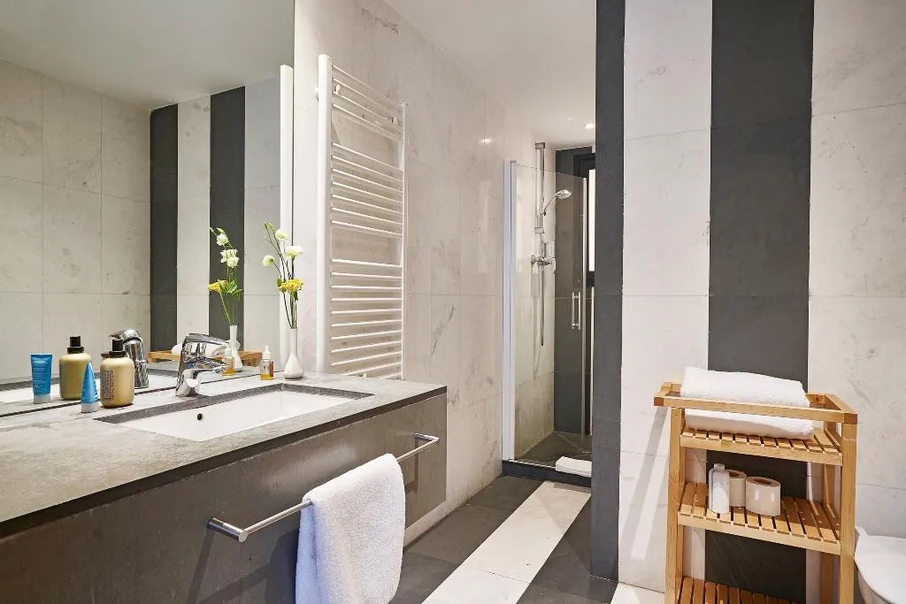 APARTMENT CAPACITY 4 TWO BEDROOMS Room, AinB Sagrada Familia Apartments, Barcelona