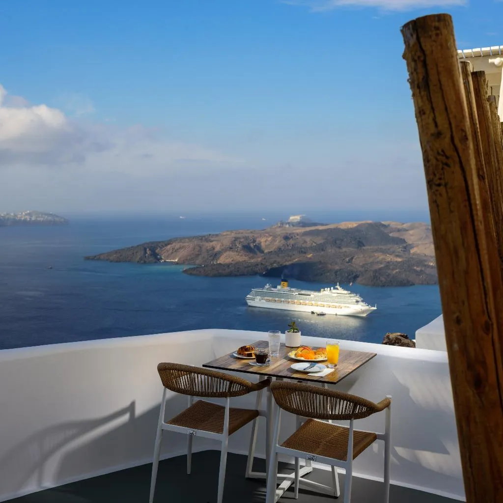 APARTMENT SUPERIOR ONE BEDROOM Room, Kamares Apartments, Santorini