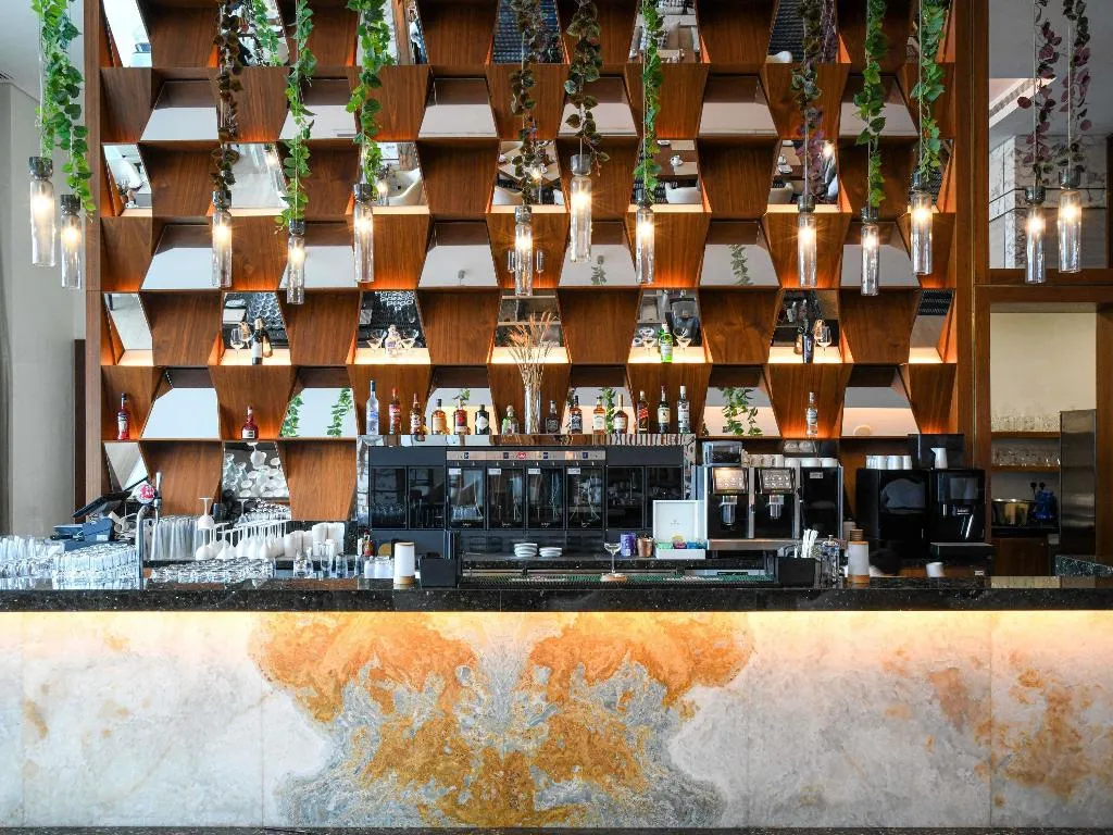Restaurant, Grand Plaza Mövenpick Media City, Dubai