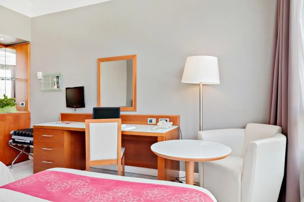 Room, Italiana Hotels Florence, Florence
