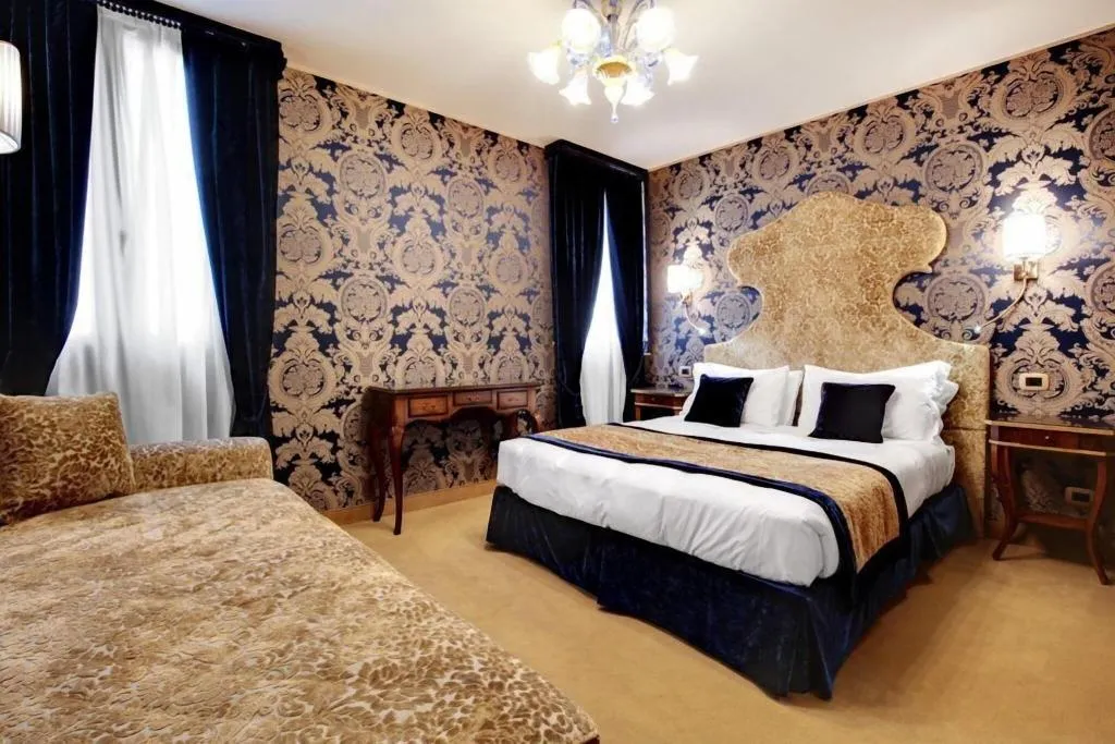 Room RUN OF HOUSE Room, Casanova, Venice