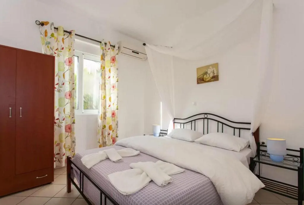 Room, Blue Villas, Crete