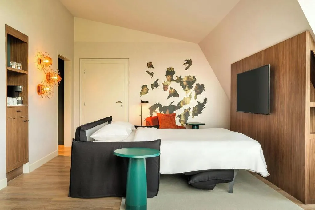 JUNIOR SUITE KING SIZE BED Room, Renaissance Amsterdam Hotel, Amsterdam