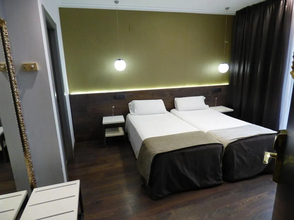 Room, Moderno, Barcelona