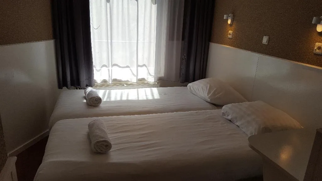 Double or Twin STANDARD Room, Hotel Old Quarter, Amsterdam