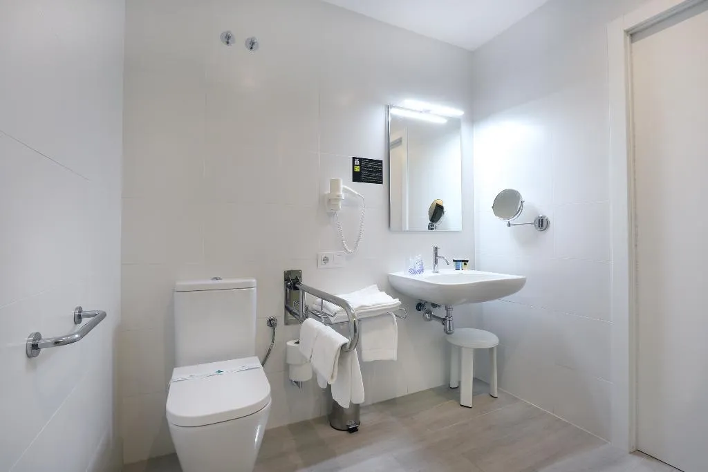 Double or Twin CAPACITY 3 Room, Alameda, Costa Blanca