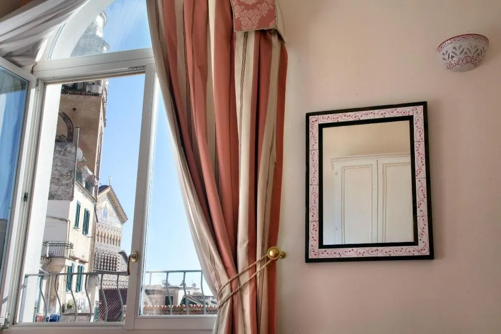 Room, L'Antico Convitto, Naples