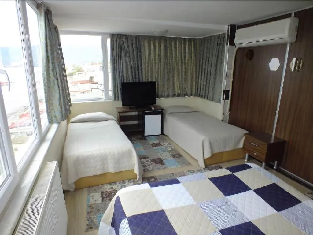 TRIPLE BASIC Room, Kutlugun Sahil Otel, Izmir