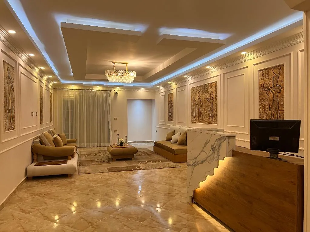 Lobby, New Museum, Pyramids Inn, Cairo