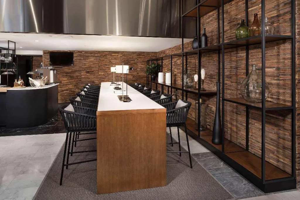 Bar, Melia Madrid Princesa, Madrid