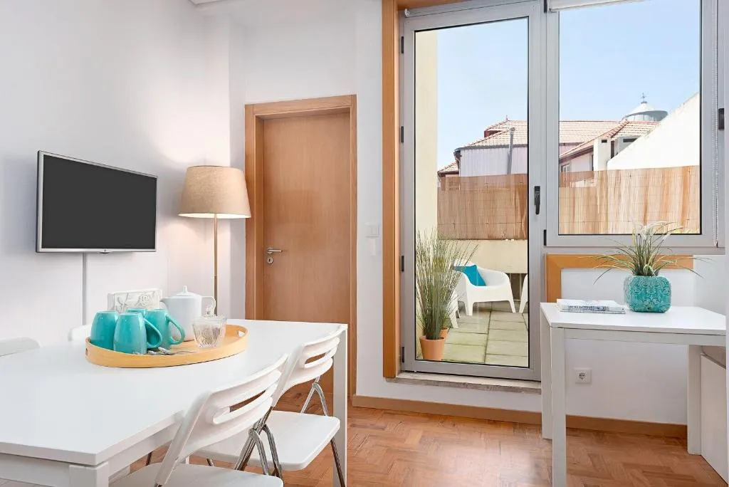 Room, Oporto Stories Apartments - Santa Catarina, 219, Porto