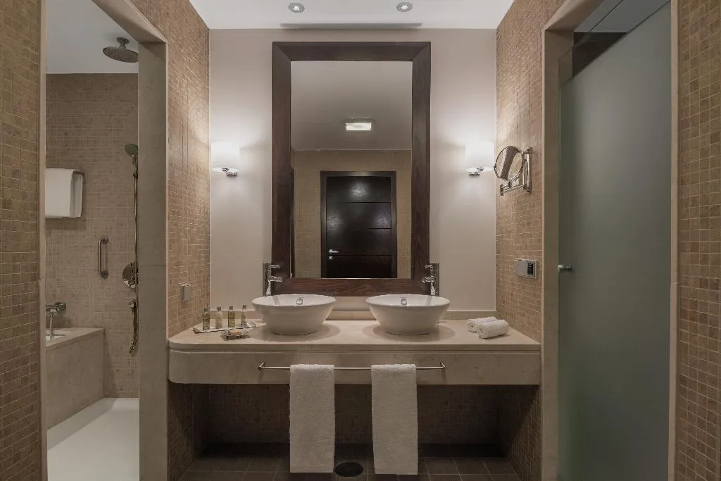 SUITE DELUXE KING BED Room, DoubleTree by Hilton La Torre Golf Resort & Spa, Costa Blanca