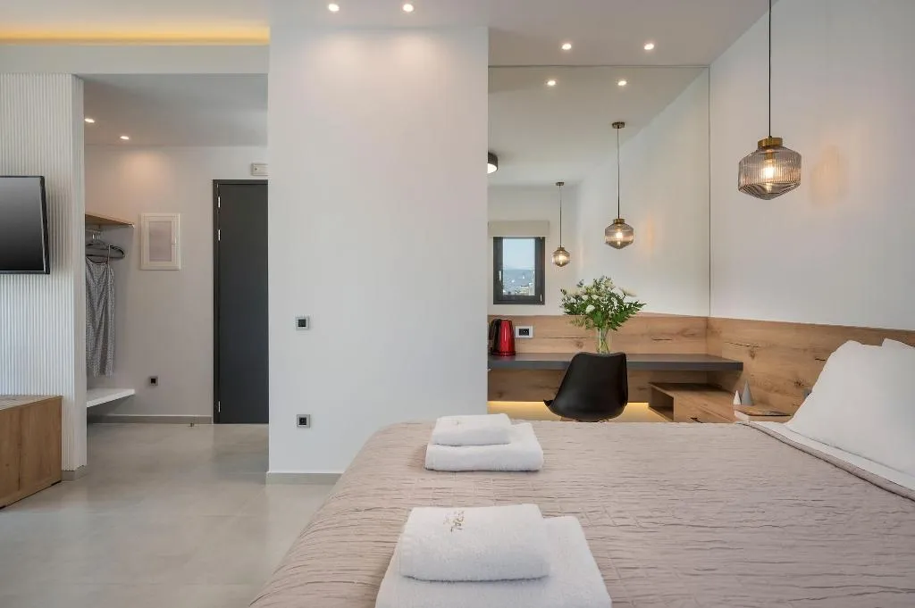 Room, Central City Hotel, Crete