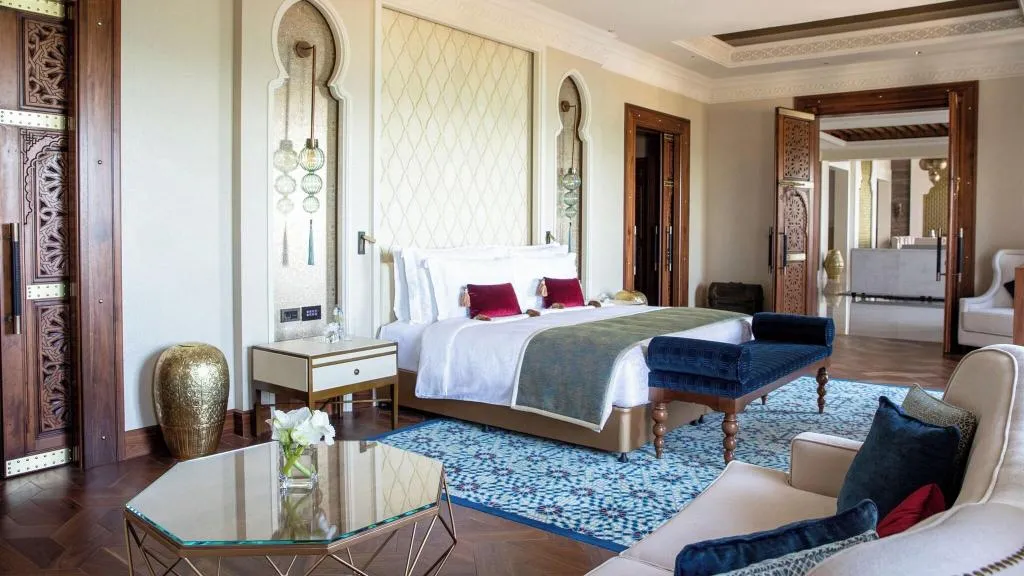 SUITE KING SIZE BED Room, Jumeirah Al Qasr Dubai, Dubai