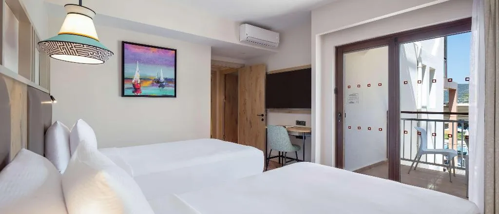 FAMILY ROOM DELUXE SEA VIEW Room, DoubleTree By Hilton Bodrum Isıl Club Resort, Bodrum