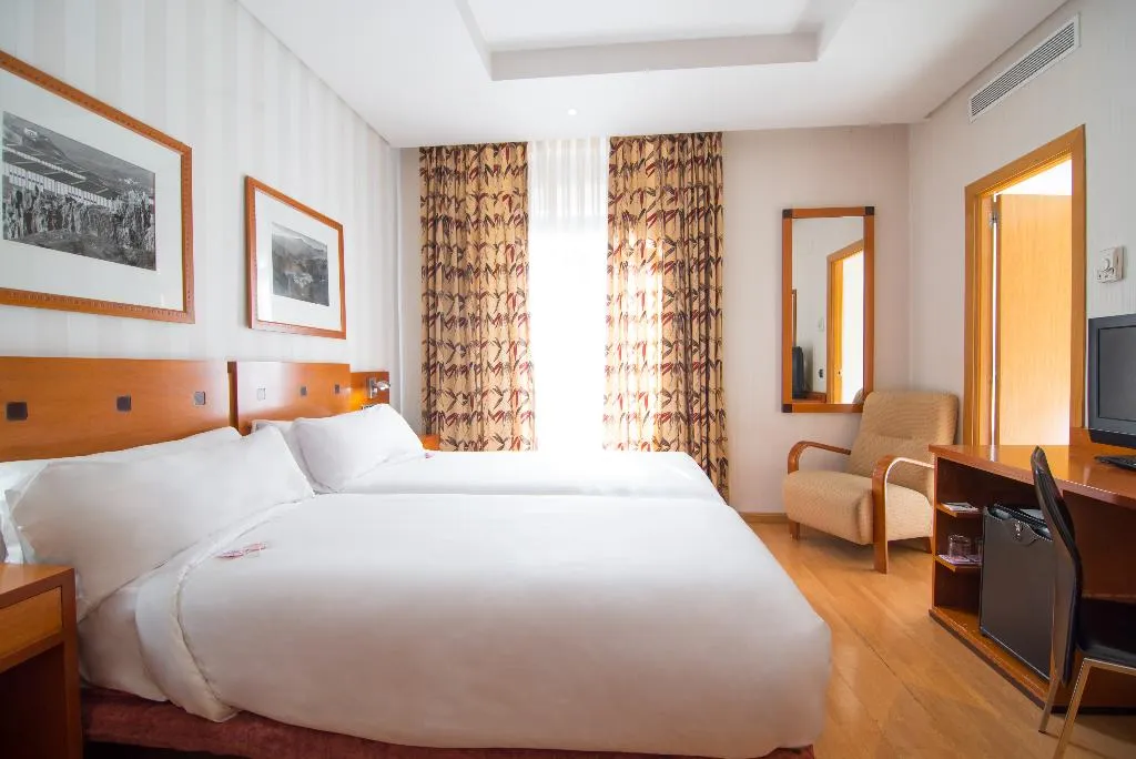 Double or Twin STANDARD Room, Petit Palace Preciados, Madrid