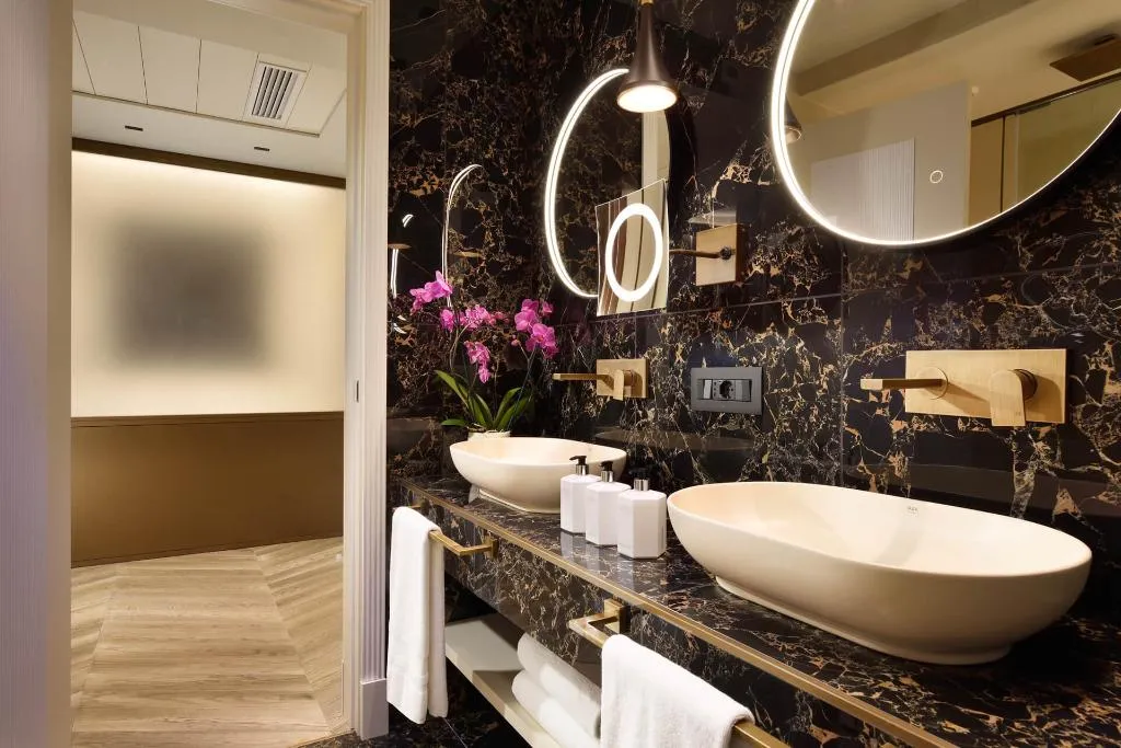 SUITE WITH JACUZZI Room, Grand Hotel Palatino, Rome