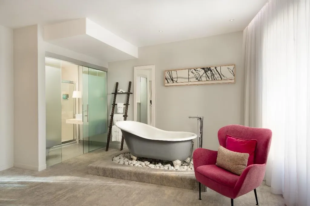 JUNIOR SUITE GUEST ROOM Room, The Morgan Hotel, Dublin