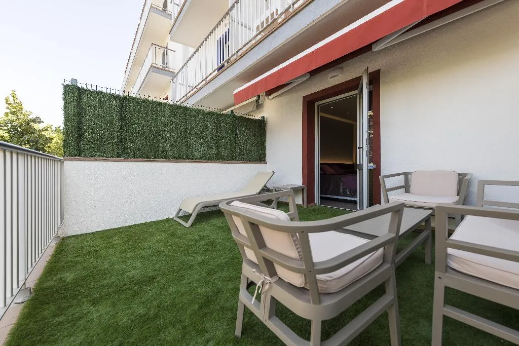 TRIPLE WITH TERRACE Room, Papi Blau, Costa Brava