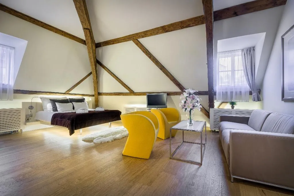 TRIPLE DELUXE Room, Three Storks Hotel, Prague