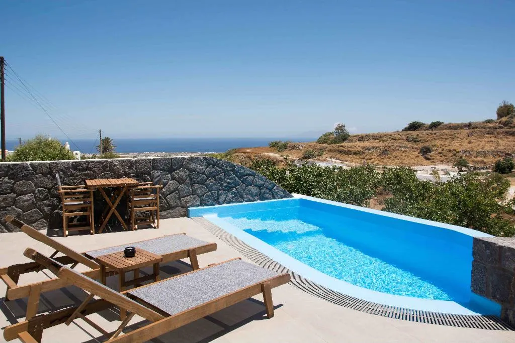 SUITE WITH PRIVATE POOL Room, Amphitrite Suites Santorini, Santorini