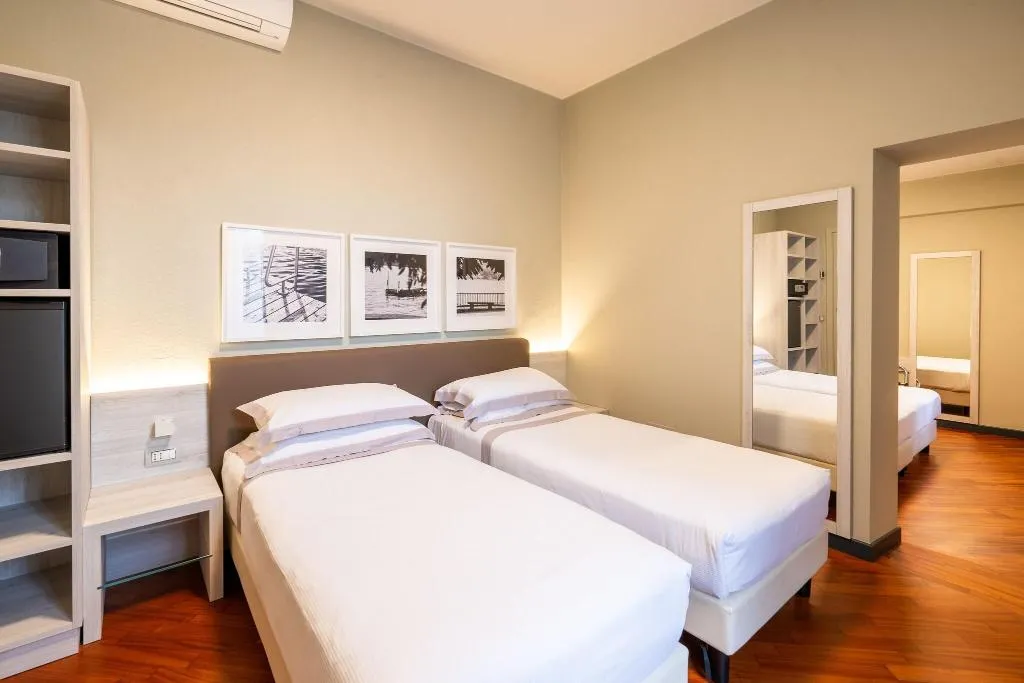 FAMILY ROOM KING SIZE BED Room, Albergo Centrale, Milan