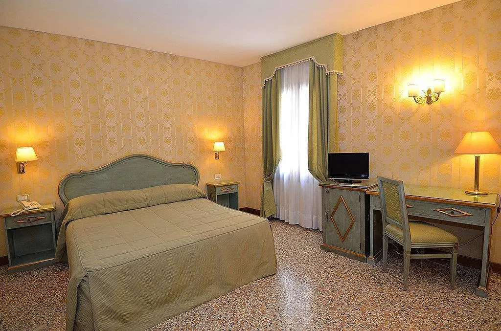 Room, Locanda La Corte, Venice