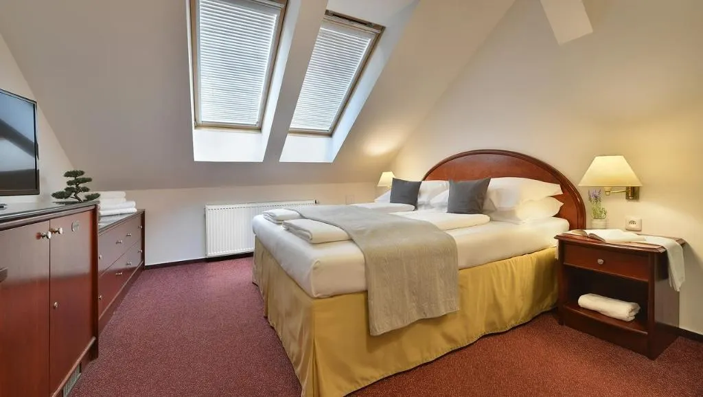 DOUBLE STANDARD Room, Prague Season, Prague