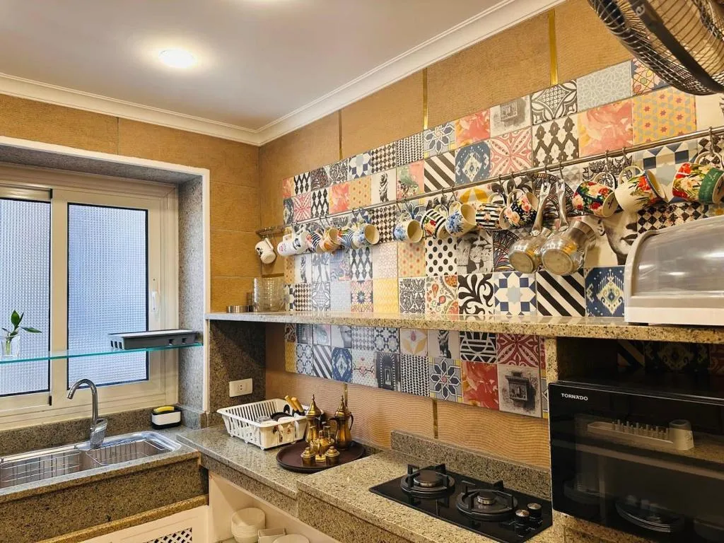 Room, Ga Plus, Cairo