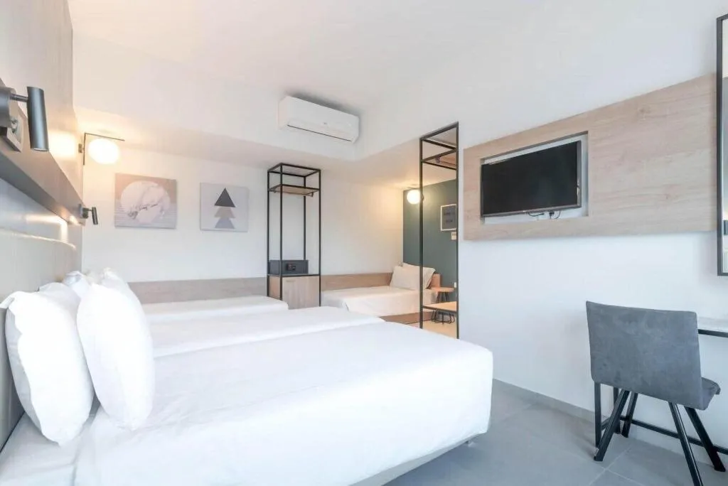 QUADRUPLE SEA VIEW Room, Avra, Athens