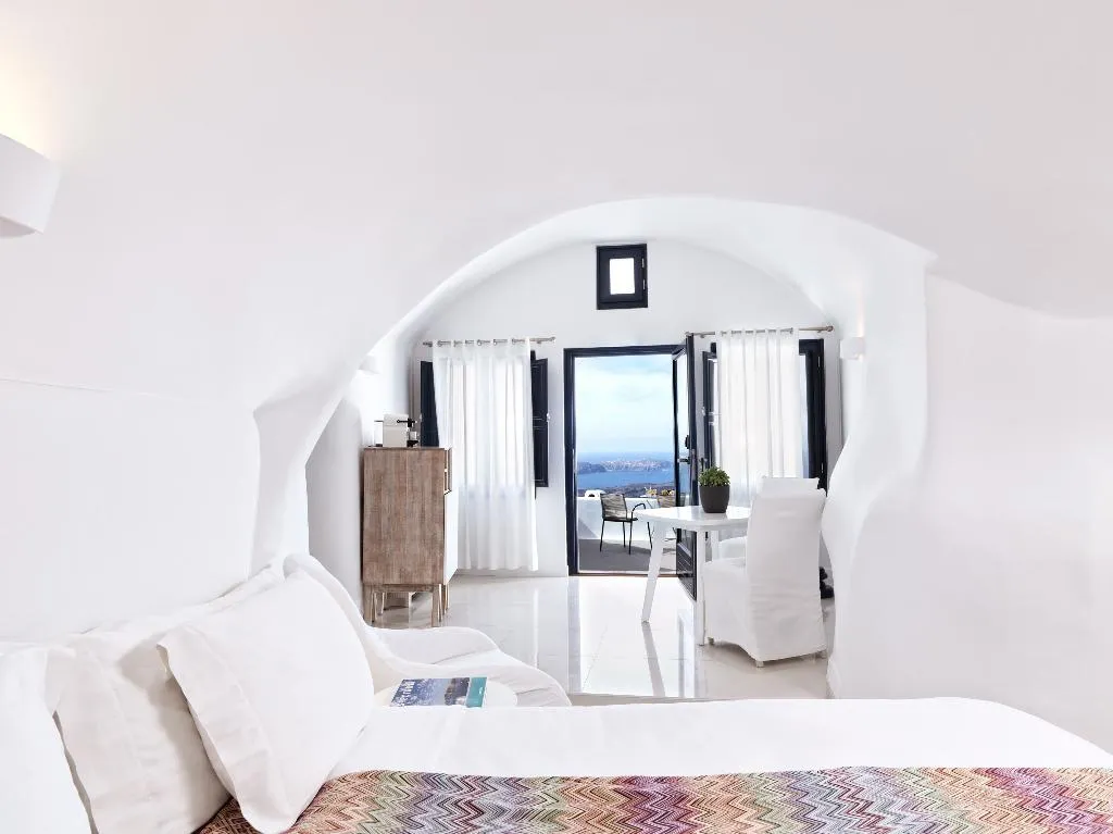 JUNIOR SUITE SEA VIEW Room, Katikies Chromata Santorini - The Leading Hotels, Santorini