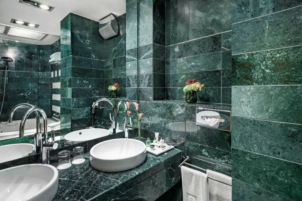 Room, NH Collection Madrid Paseo del Prado, Madrid