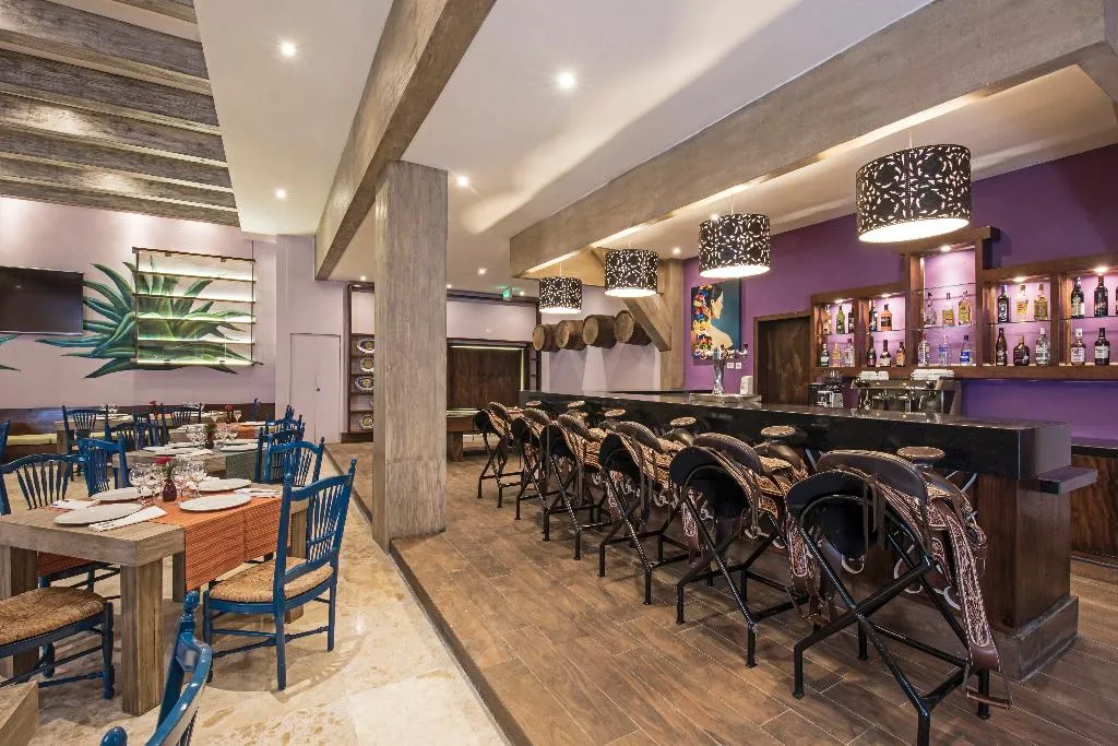 Bar, Iberostar Waves Cozumel All Inclusive, Cozumel